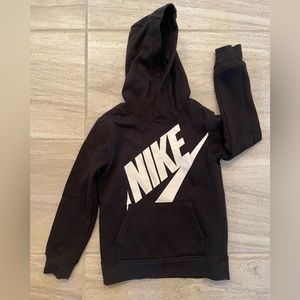 Nike Little Boys Size S 5-6 years Pullover Hoodie black and white